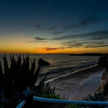 Paparazzi - Riverviews Apartment