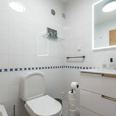 Paparazzi - Riverviews Apartment *