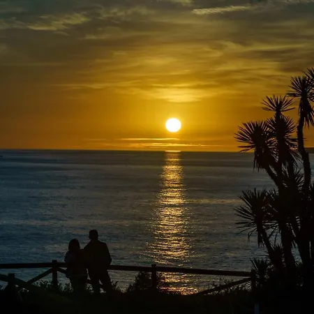 Paparazzi - Riverviews